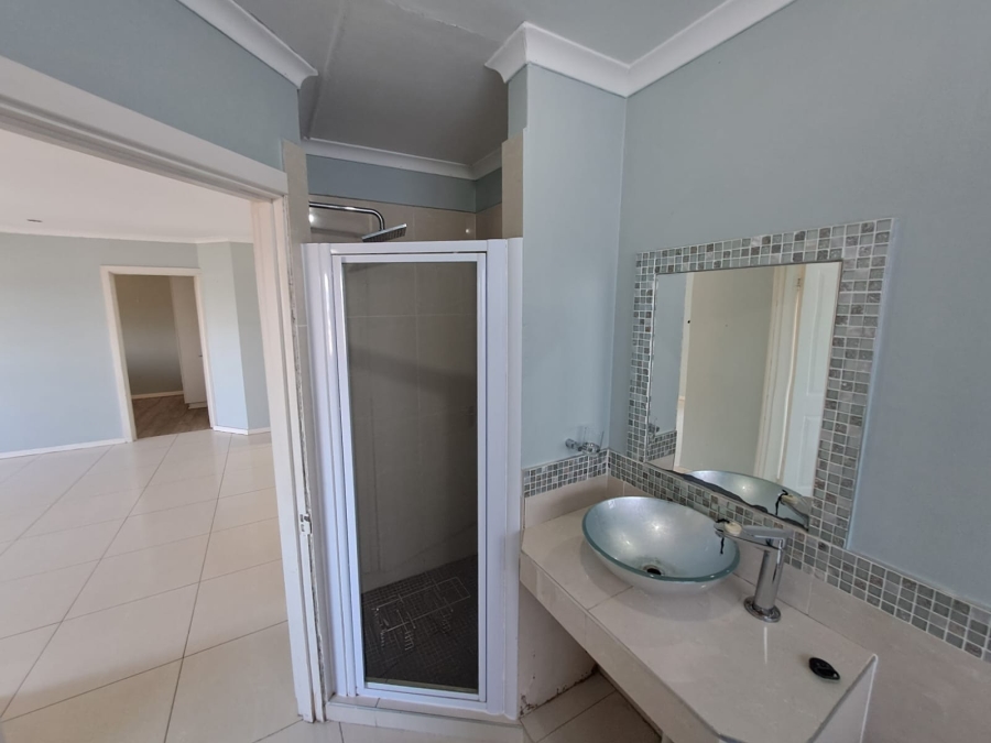 4 Bedroom Property for Sale in Nahoon Valley Park Eastern Cape